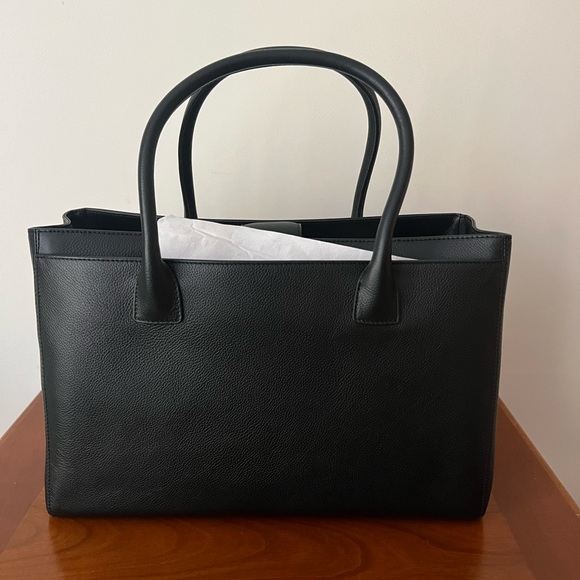 SOLD NEVER USED Chanel Executive Authentic Black Grained Leather Tote Bag - Picture 4 of 14
